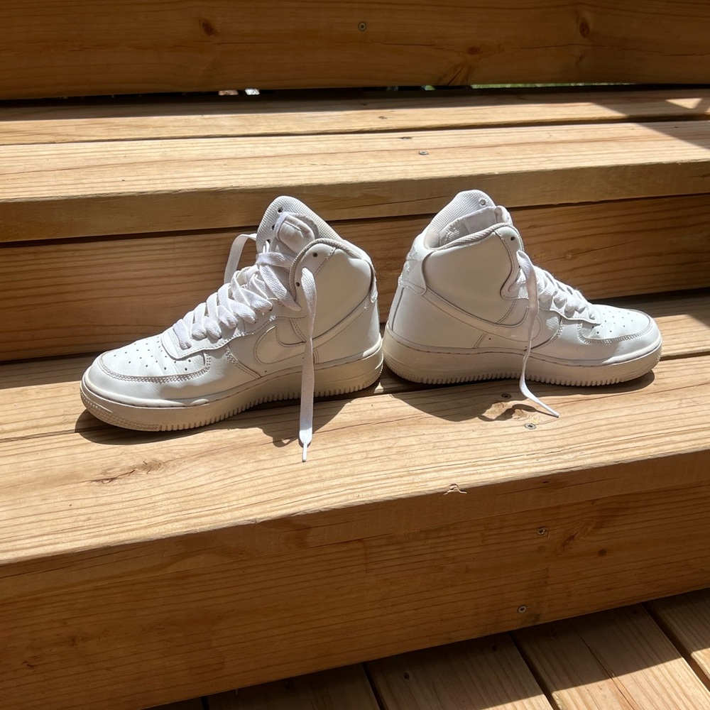 Nike Air Force One white leather high tops - Picture 4 of 9